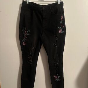 One 5 One Black Floral embroidered 5 pocket distressed skinny jeans, size 12